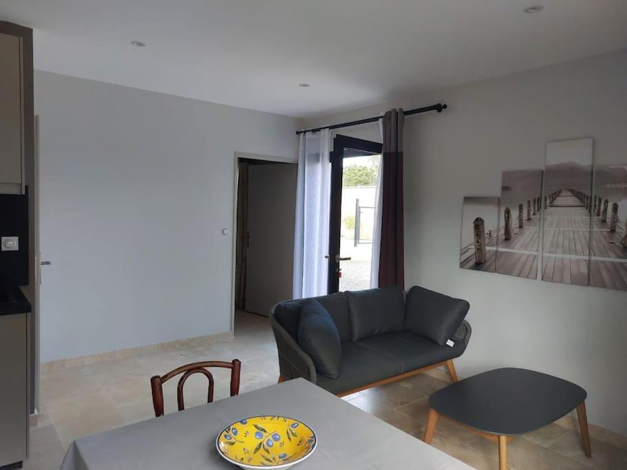 Вілла Location Independante Au Coeur Des Alpilles Pour 2 Personnes Avec Jacuzzi Aureille Екстер'єр фото