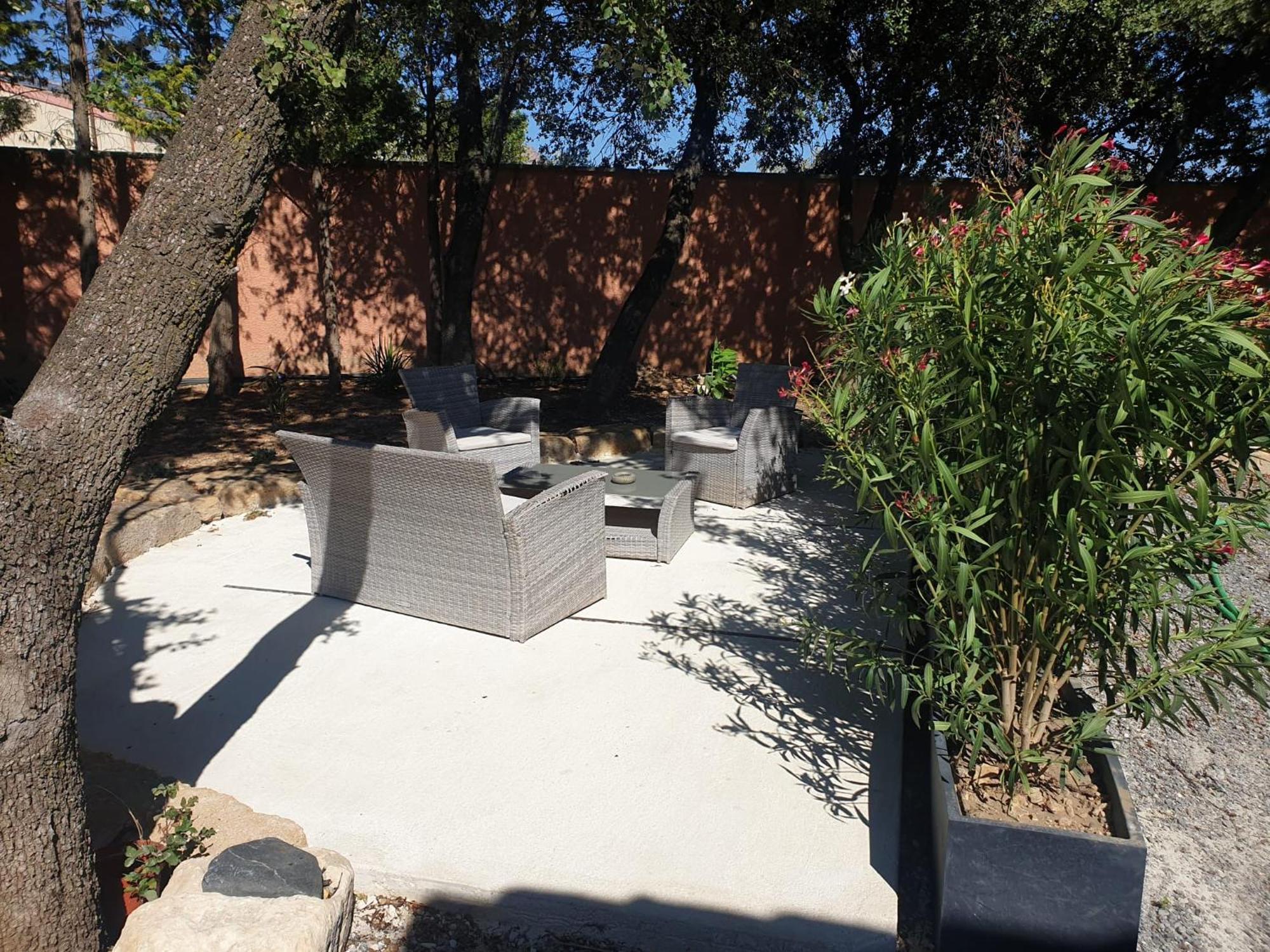 Вілла Location Independante Au Coeur Des Alpilles Pour 2 Personnes Avec Jacuzzi Aureille Екстер'єр фото